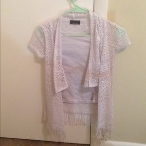 A short sleeve shirt